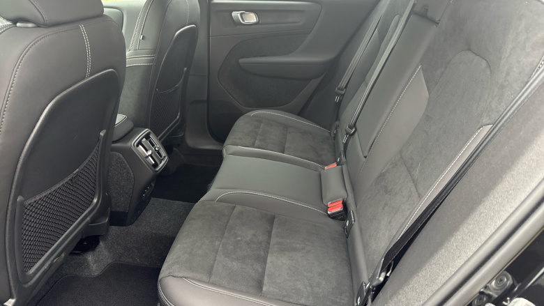 Volvo XC40 2.0 B3P Plus Black Edition 5dr Auto Petrol Estate